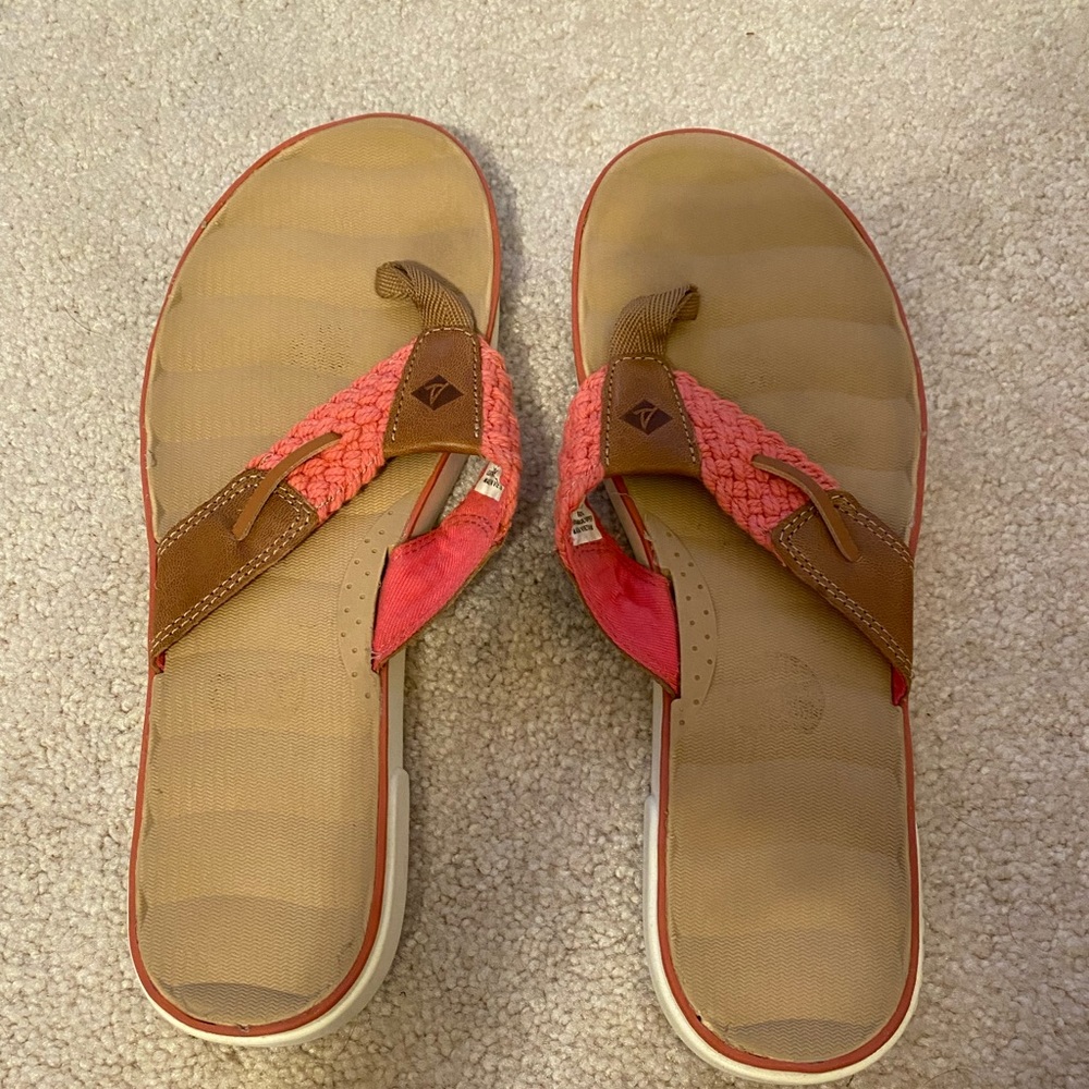 Sperry flip flops
